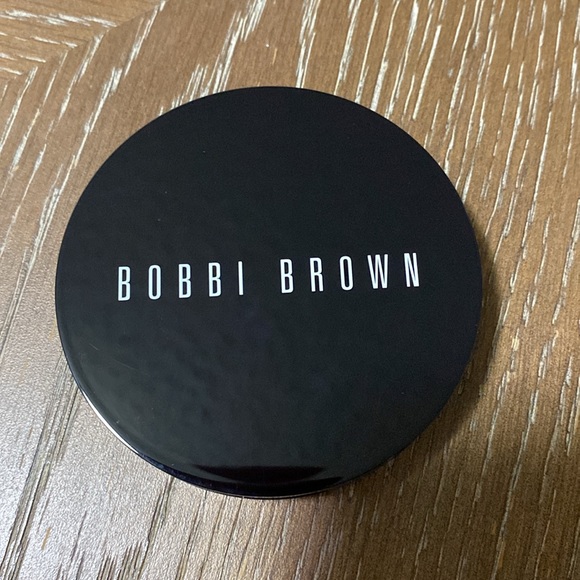 🆕 BOBBI BROWN Bronzing Powder (Deep 4) - Picture 7 of 11